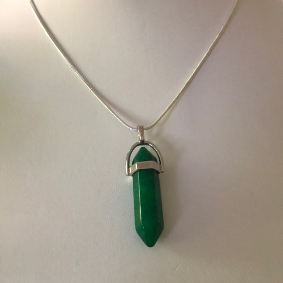 Other - Green crystal necklace!💥Reduced Price 💥